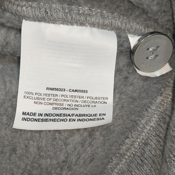 ***SOLD*** Nike Sixo Grey Cropped Sweater Jacket - Picture 9 of 12